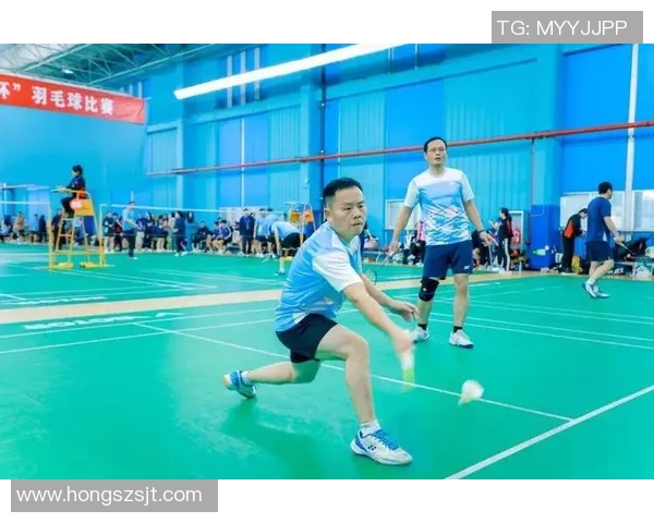 武汉羽毛球队团队协作引发热议球员配合与战术执行的争议分析